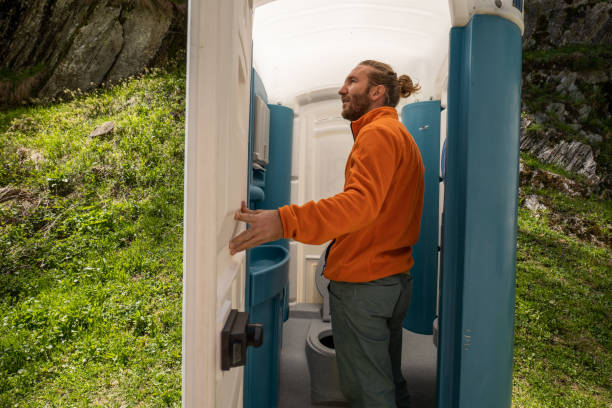 Best Porta potty delivery and setup  in Hutchinson, KS
