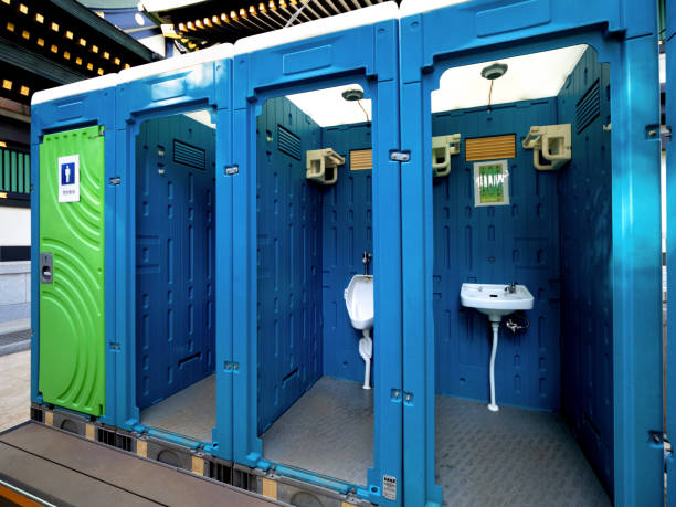 Best Portable toilet rental cost  in Hutchinson, KS